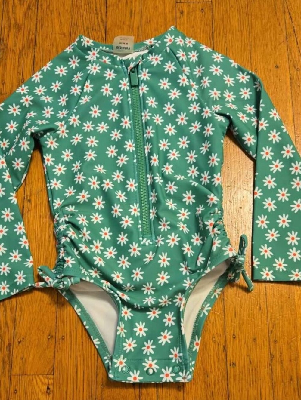 🆕️3/$30🍦Old Navy Long Sleeve One-Piece Swimsuit